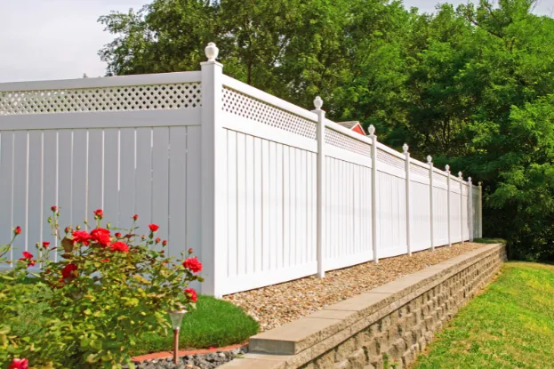 vinyl privacy fence (5,400:mes)